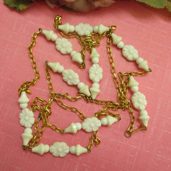 HOBE 53" Floral Milk Glass Gold Chain Convertible Necklace ~ VINTAGE Designer - Picture 1 of 14